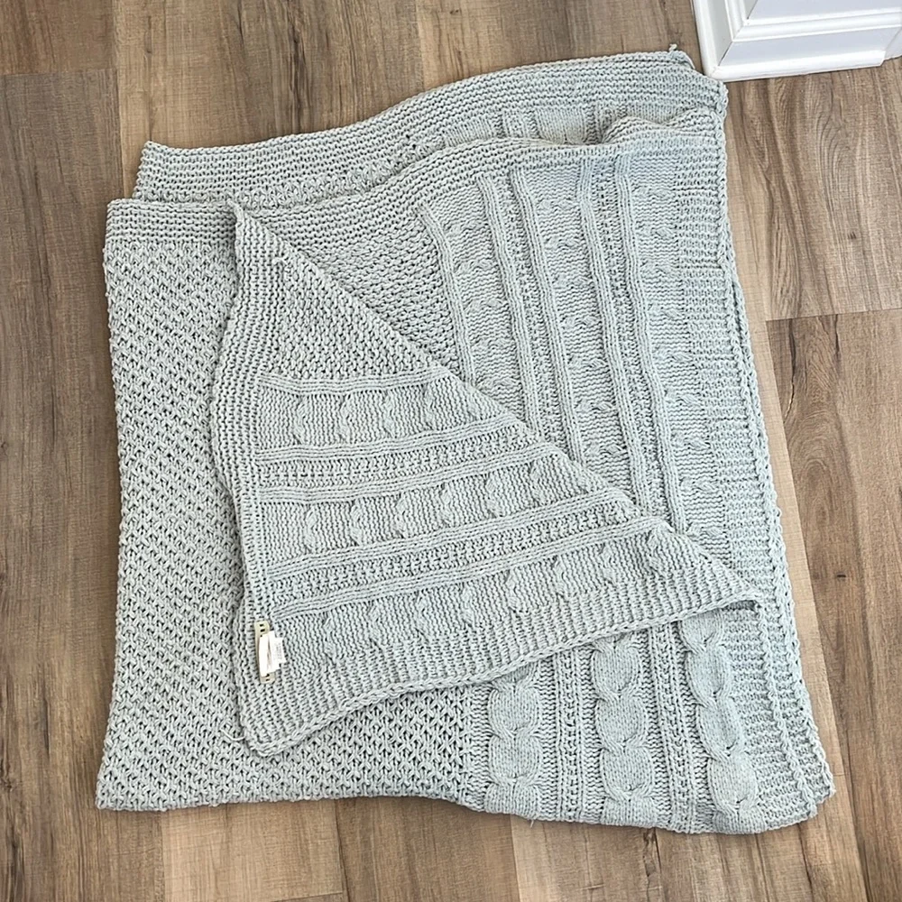 Pottery Barn Cable Knit Throw Blanket